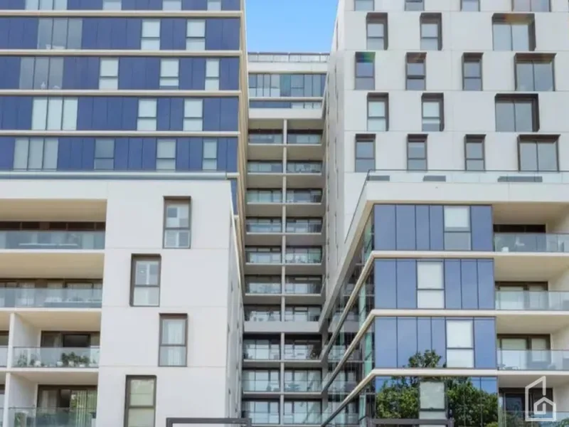 20 Hepburn Road, Doncaster, Vic 3108，3 室 2 卫，第 1 张图