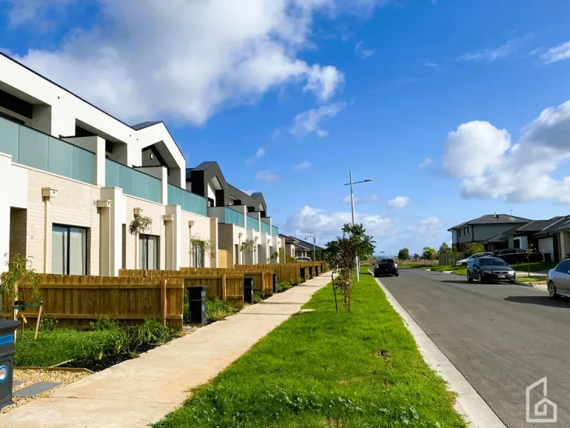7 Mullavey Place, Werribee, Vic 3030，2 室 2 卫，第 1 张图