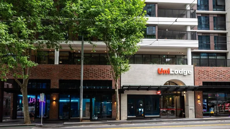 UniLodge Melbourne Central, Room with shared bathroom + 3 room types, photo 1