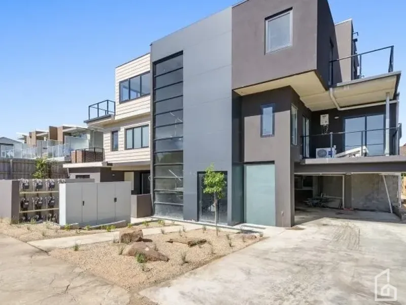 11 Tulip Crescent, Boronia, Vic 3155, 2 bed · 1 bath, photo 1
