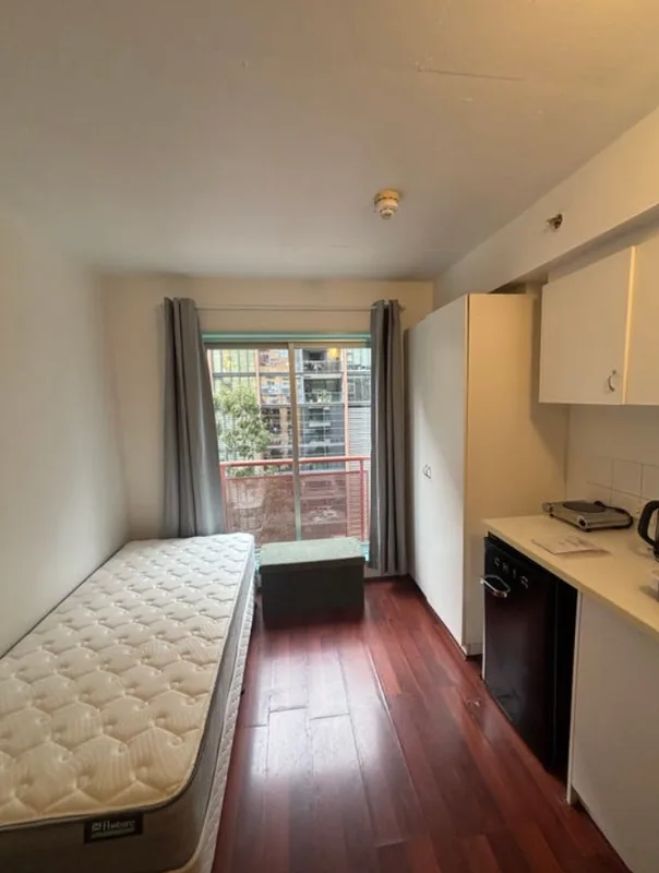 546 Flinders Street, Melbourne VIC 3000, 1 bed · 1 bath, photo 1