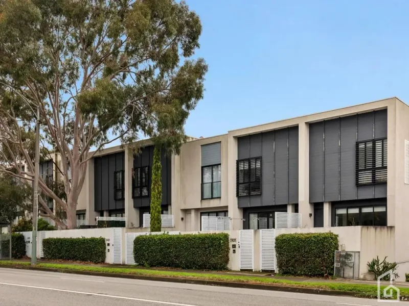 12 Tea Tree Lane, Burwood, Vic 3125，2 室 1 卫，第 1 张图
