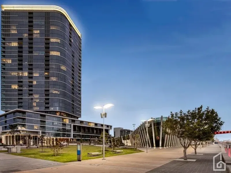 81 South Wharf Dr, Docklands, Vic 3008, 2 bed · 2 bath, photo 1