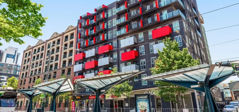 Student Living - 740 Swanston, 1-bedroom apartment + 2 room types, photo 1