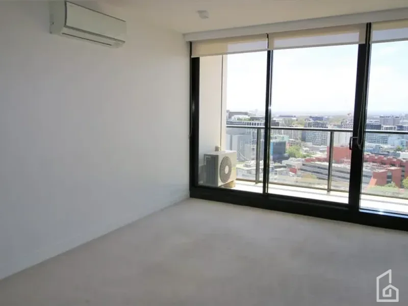33 Mackenzie Street, Melbourne VIC 3000, 2 bed · 1 bath, photo 1