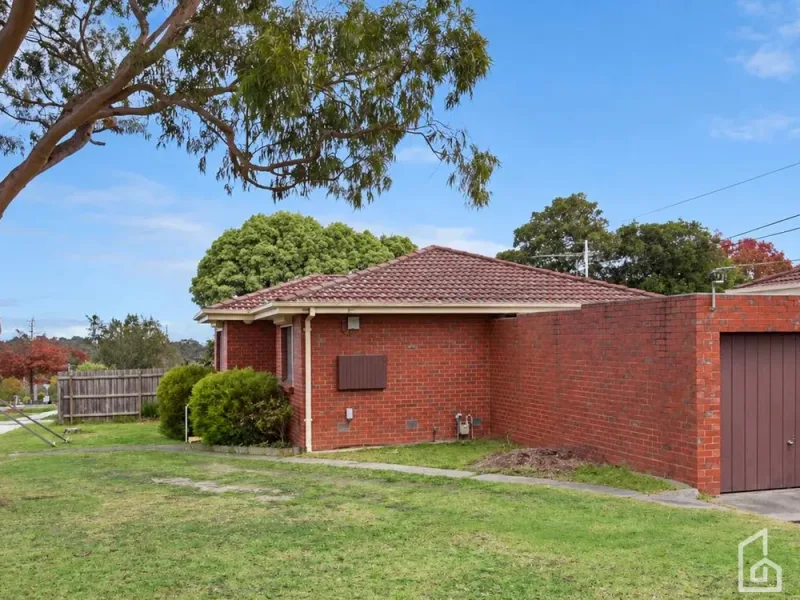 24 Pine Crescent, Boronia, Vic 3155, 2 bed · 1 bath, photo 1