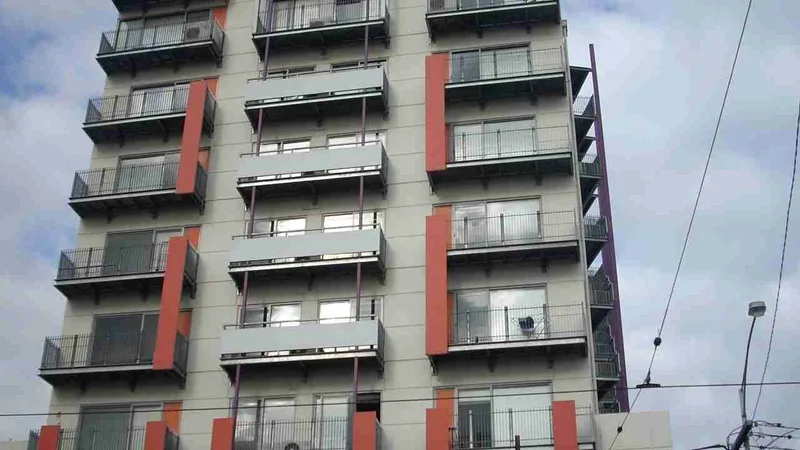 Student Living - 570 Swanston, 1-bedroom apartment + 3 room types, photo 1