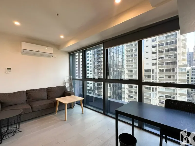 327 La Trobe Street, Melbourne VIC 3000, 1 bed · 1 bath, photo 1