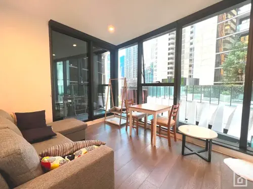 23 Mackenzie Street, Melbourne VIC 3000, 1 bed · 1 bath, photo 2