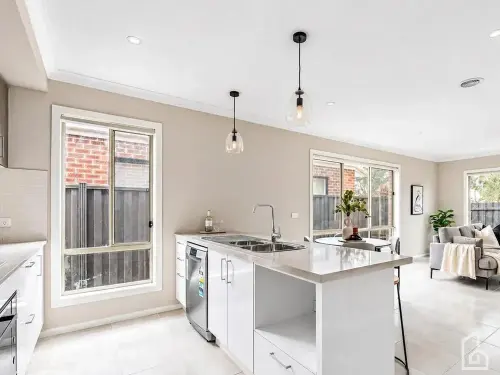 19 Shelley Street, Heidelberg Heights, Vic 3081, 4 bed · 2 bath, photo 2